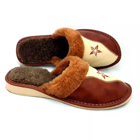 208. Pantofle damskie ocieplane