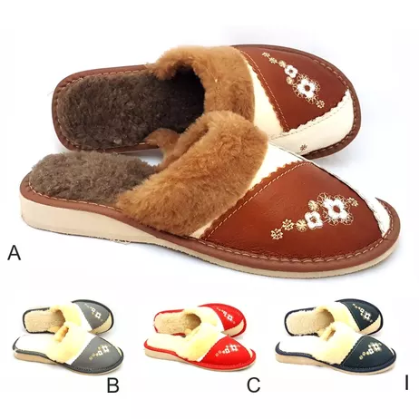 213. Pantofle damskie ocieplane