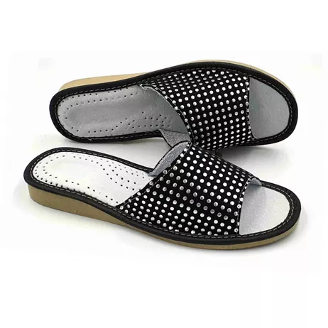 Pantofle czarne kropki NOWOŚĆ