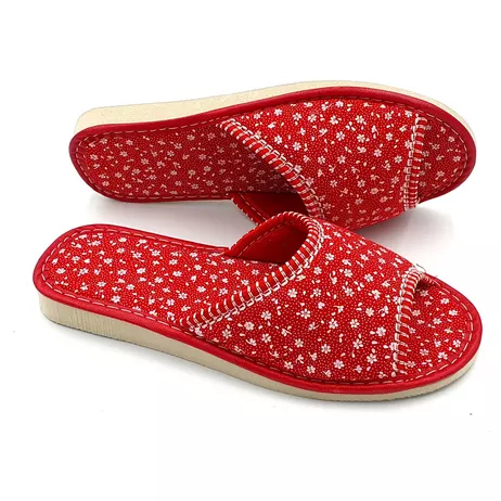 .869 Pantofle łączka czerwona