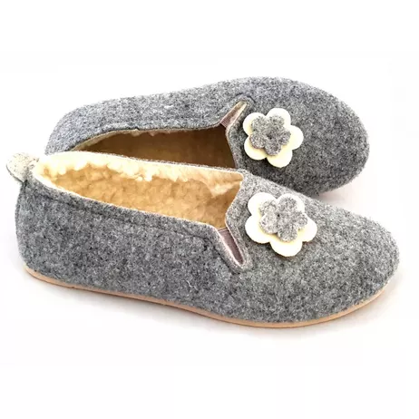 Nowe Bambosze filcowe z kwiatkiem wełna